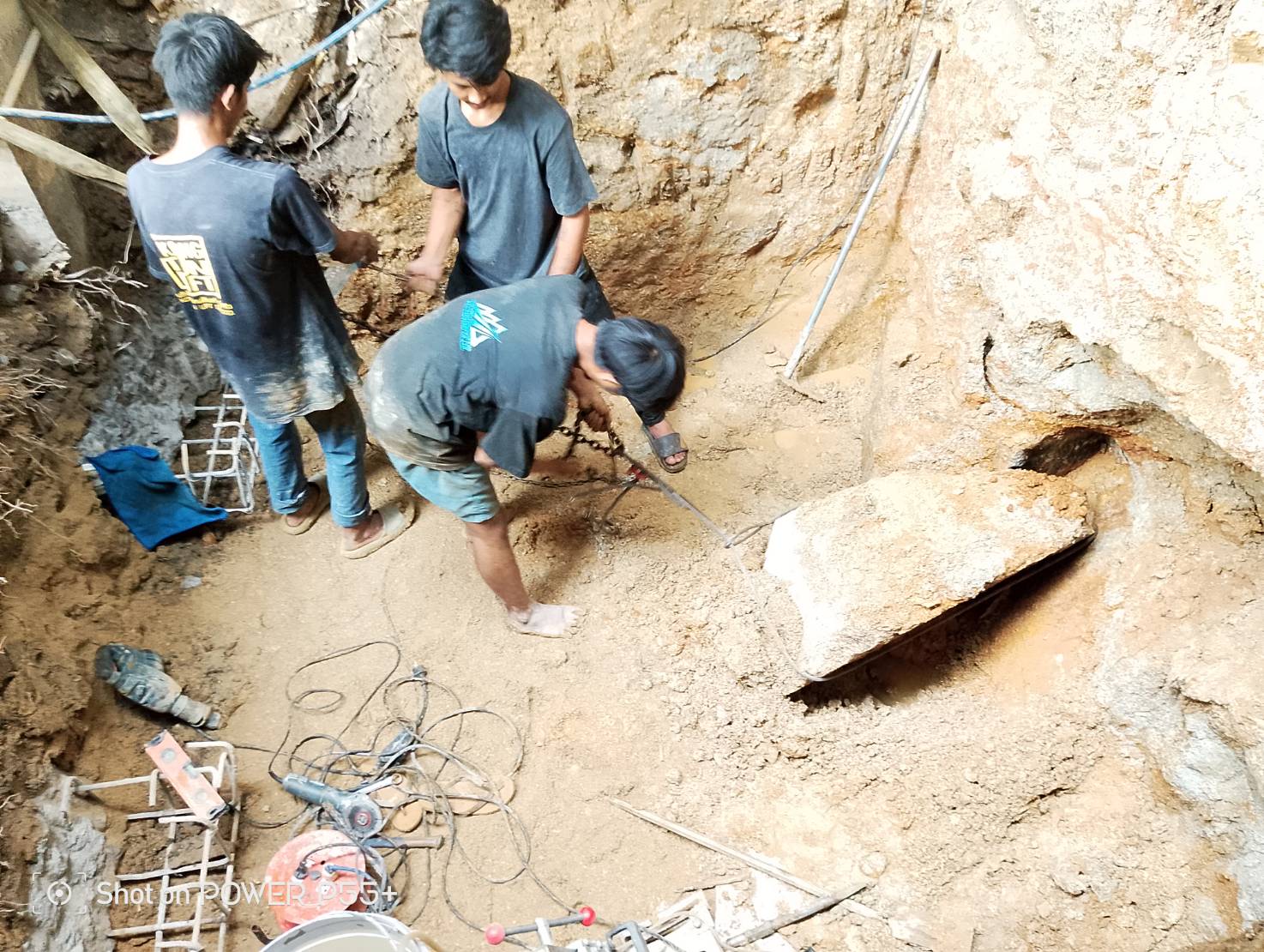 PIT STRUCTURE